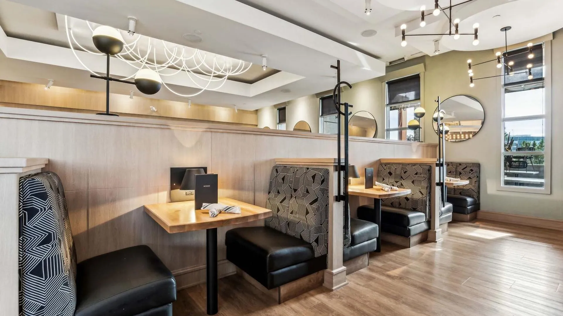 Sandman Signature Calgary Airport Hotel Canada