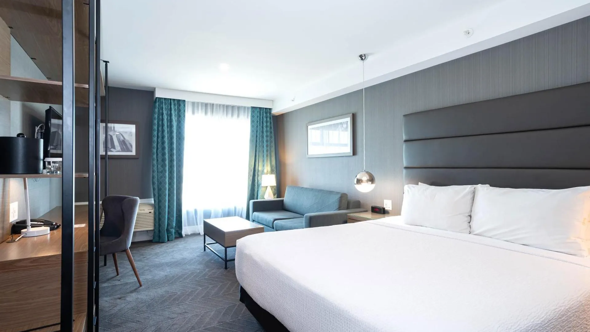 Sandman Signature Calgary Airport Hotel