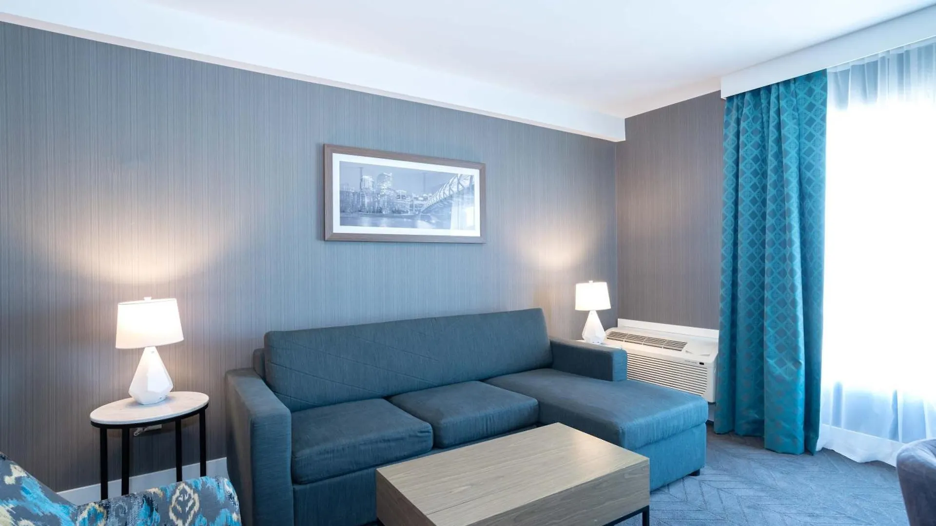 Sandman Signature Calgary Airport Hotel