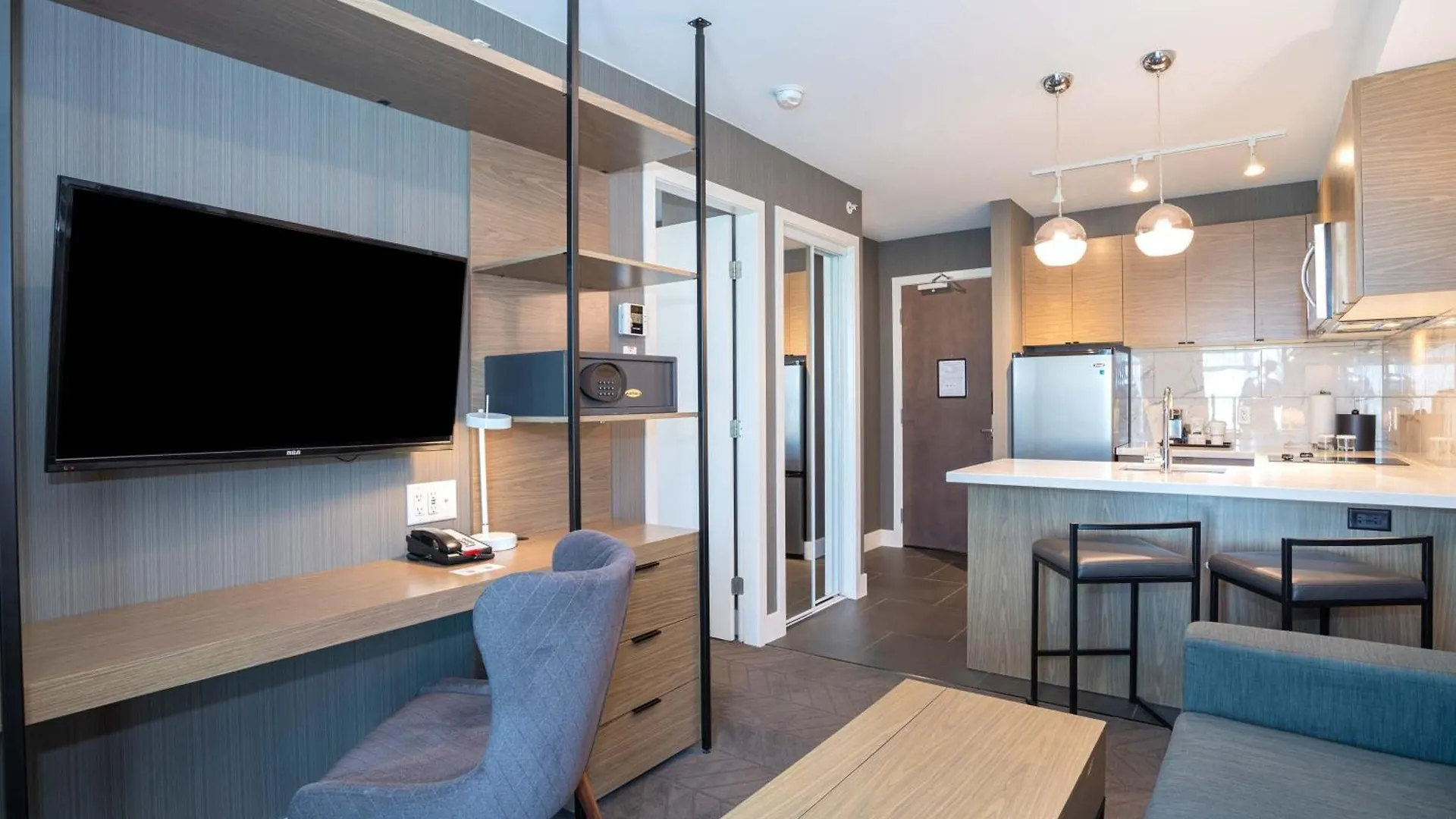 Sandman Signature Calgary Airport Hotel